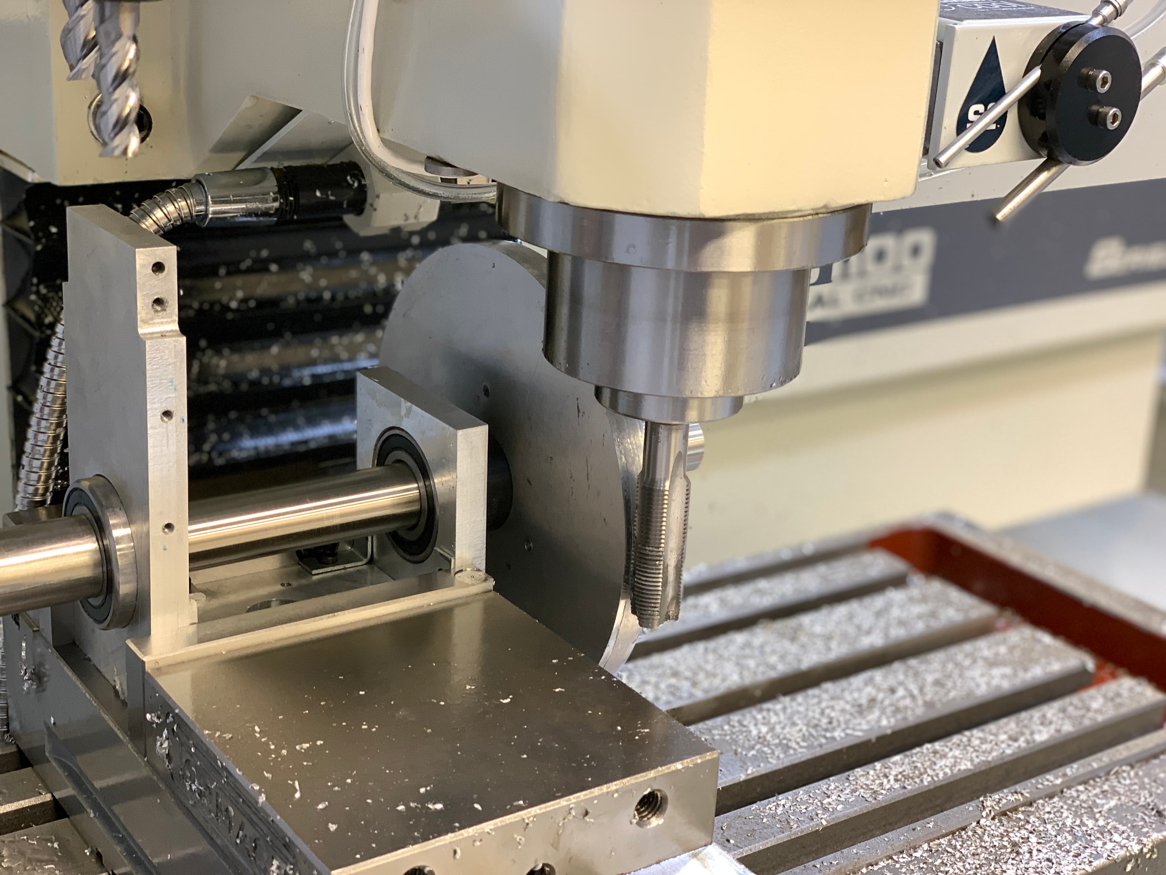 The mounting setup for worm gear hobbing with the tap properly zeroed.